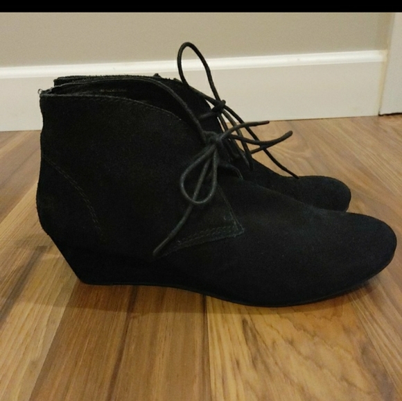 SALE‼️🥰🥾Beautiful Suede Booties!🎈 - Picture 11 of 12